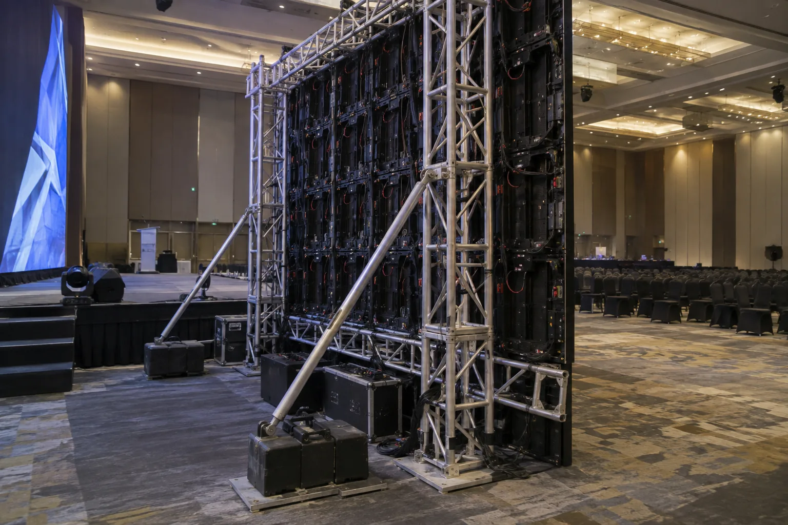 LED-Wall Truss Support — illustrative setup