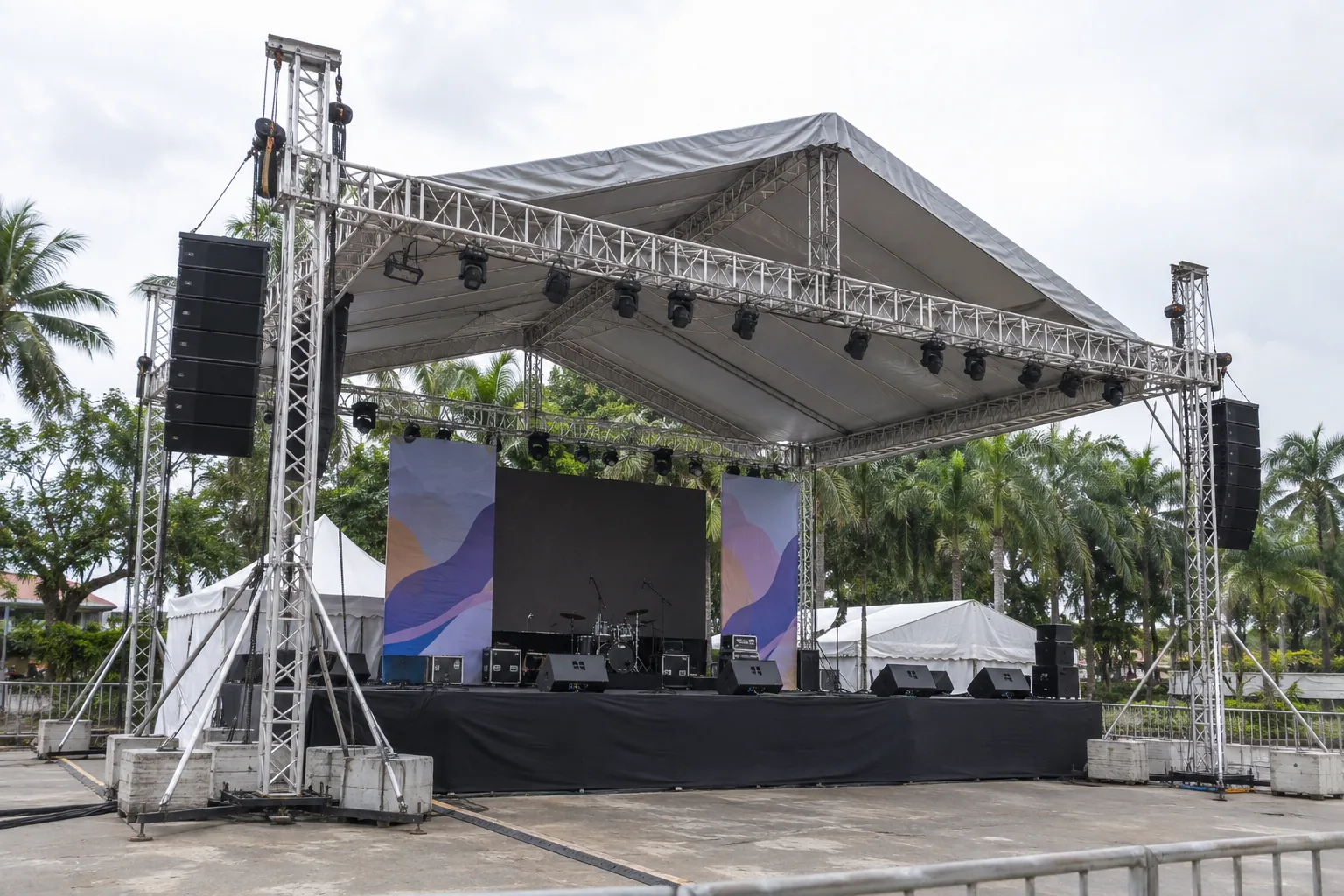 Roof Truss System — illustrative setup